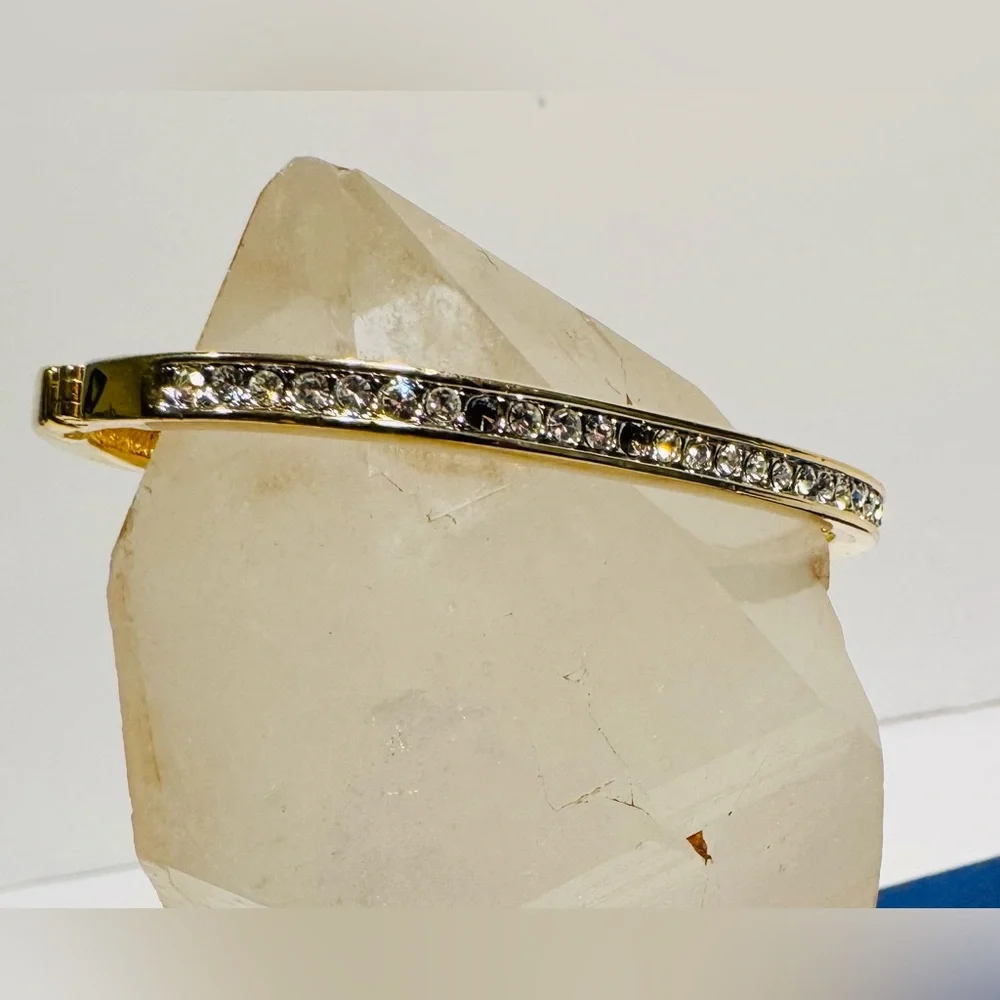 Vintage Swarovski Clear Crystal Hinged Bangle Bracelet *missing stones* - Picture 3 of 15